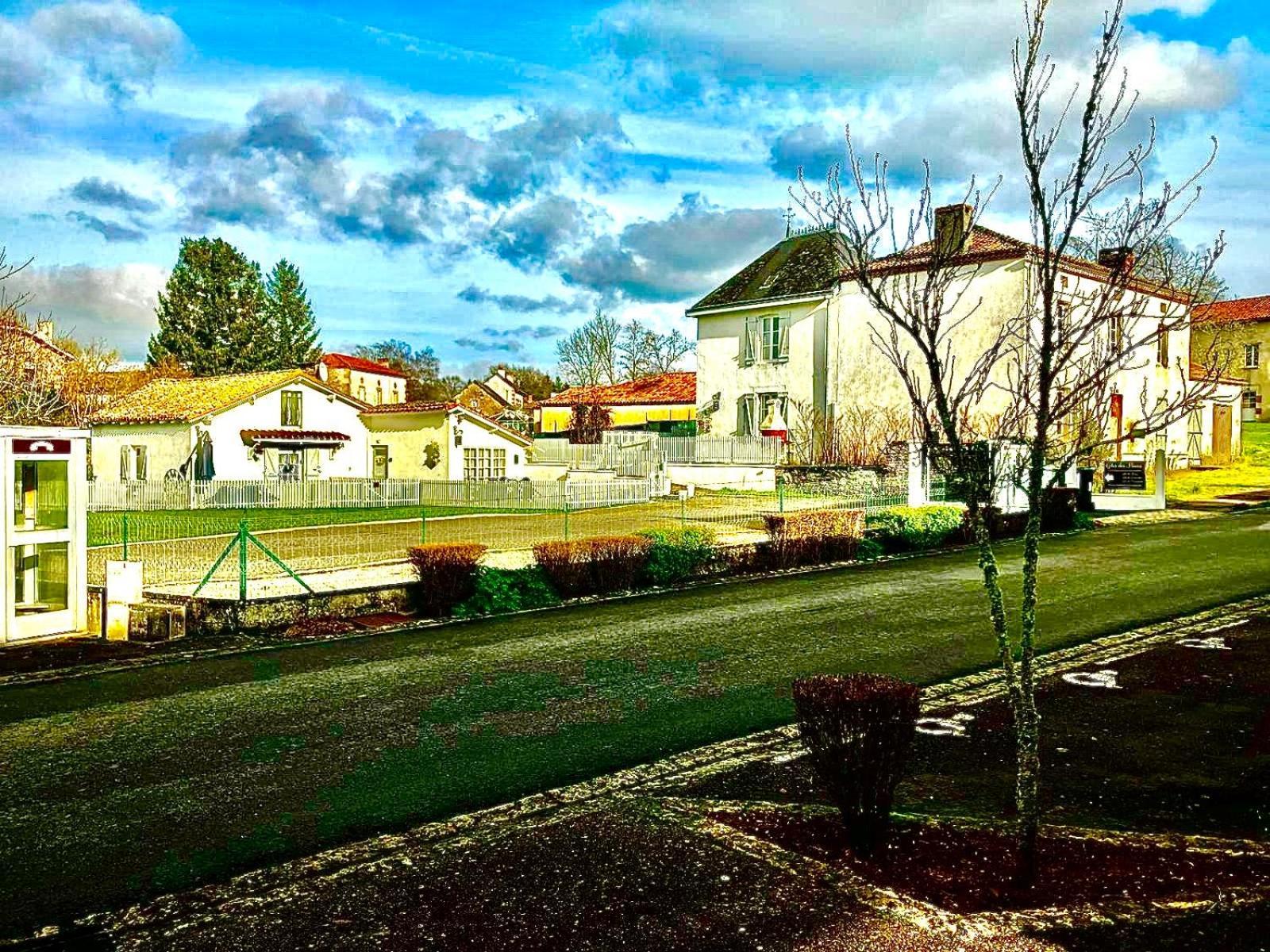 Gite Des Tournesols Oradour-Fanais Dış mekan fotoğraf
